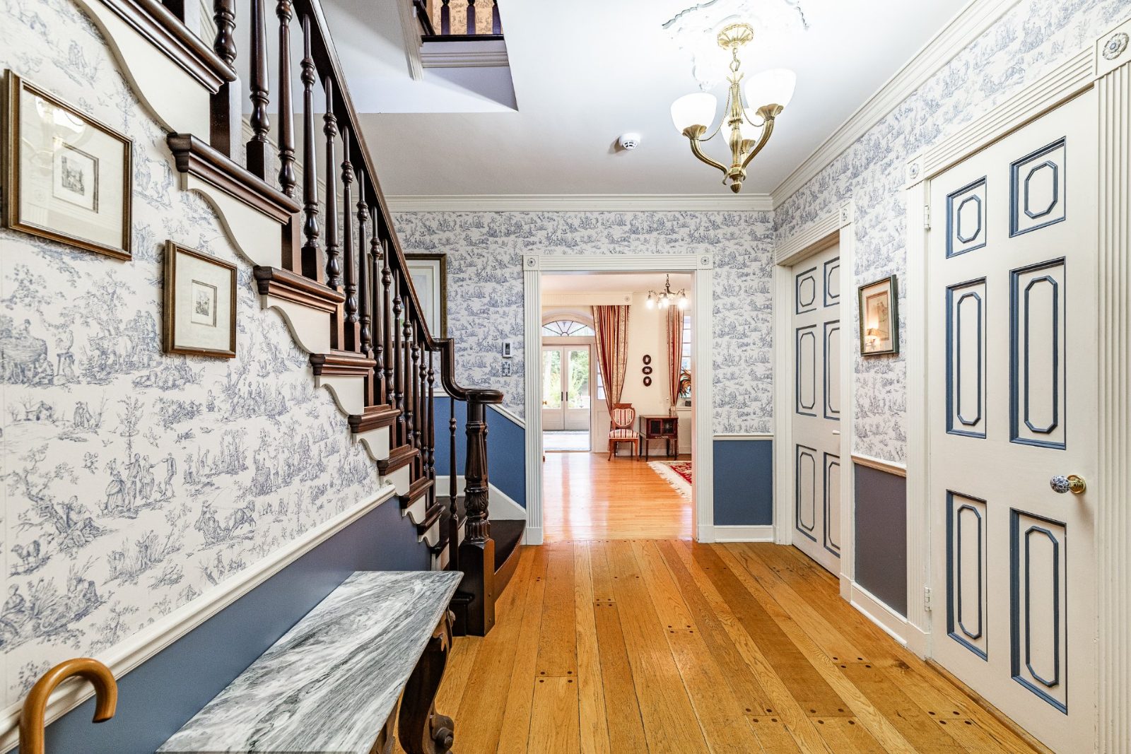 Hall d’entrée et escalier