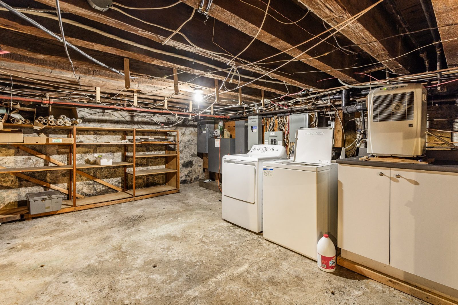 Sous-sol et salle de lavage